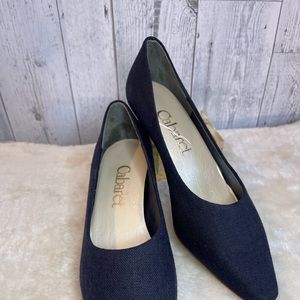 Cabaret navy blue linen uppers & genuine leather soles. Size 7 1/2 M